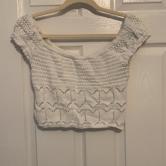 Cute Aeropostale crop top - Picture 2 of 4